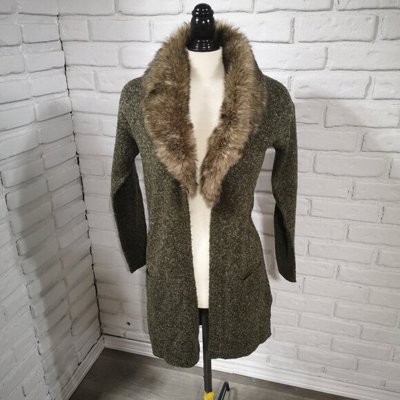 Reitmans Sweaters - Reitmans Ladies Size Small Green Open Cardigan with Removable Faux Fur Collar